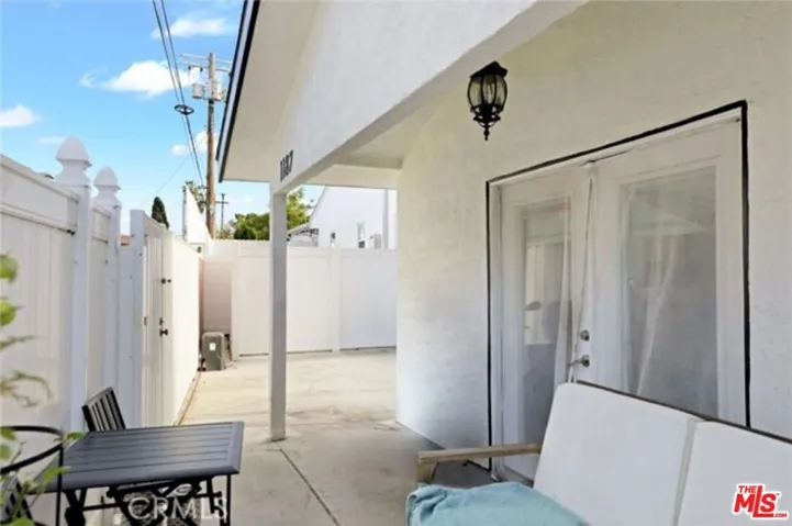 1185 Hauser Boulevard, Los Angeles, California 90019