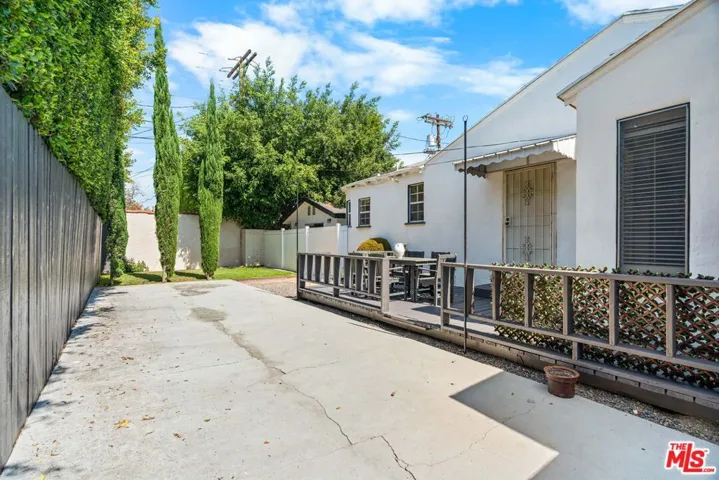 1185 Hauser Boulevard, Los Angeles, California 90019