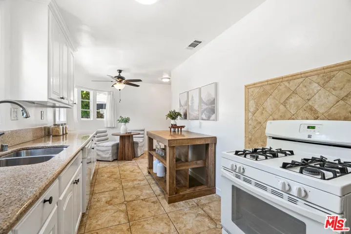 1185 Hauser Boulevard, Los Angeles, California 90019