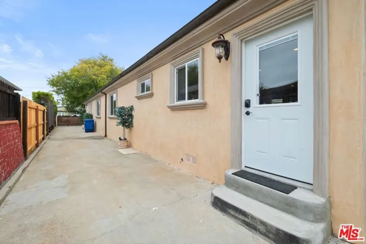4043 Harter Avenue, Culver City, California 90232