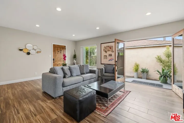 4043 Harter Avenue, Culver City, California 90232