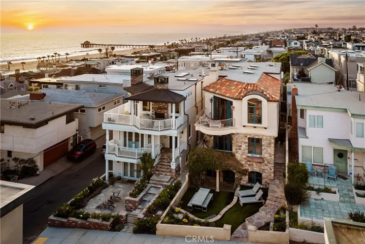 221 3rd, Manhattan Beach, California 90266