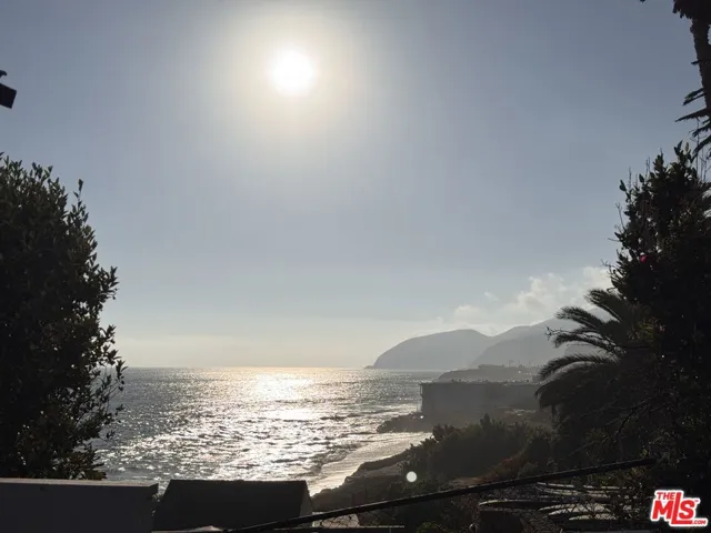 11916 Whalers Lane, Malibu, California 90265