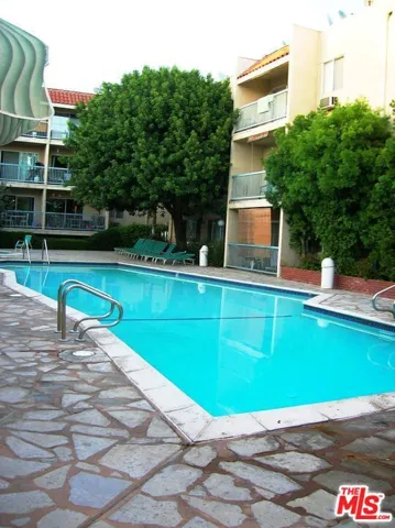 18307 Burbank Boulevard 207, Los Angeles, California 91356