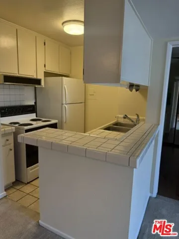 18307 Burbank Boulevard 207, Los Angeles, California 91356