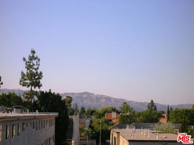 18307 Burbank Boulevard 207, Los Angeles, California 91356
