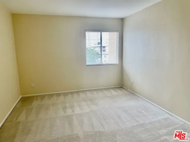 18307 Burbank Boulevard 207, Los Angeles, California 91356