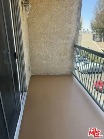 18307 Burbank Boulevard 207, Los Angeles, California 91356