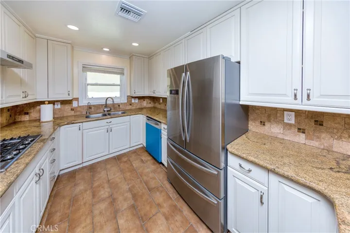 6401 Hubbard, Acton, California 93510