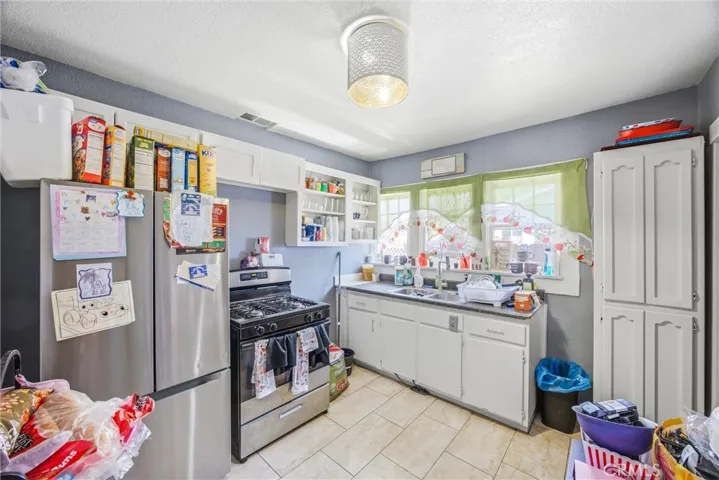 4230 13th, Riverside, California 92501