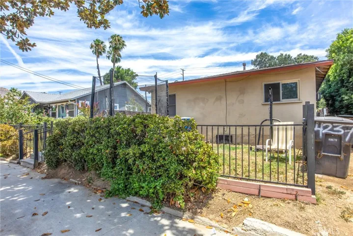 4230 13th, Riverside, California 92501