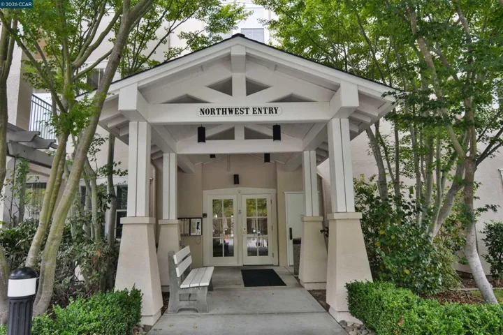 NorthWest Entrance for 1840 Tice Creek