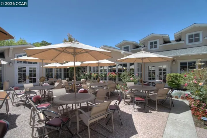Outdoor dining at the Waterford