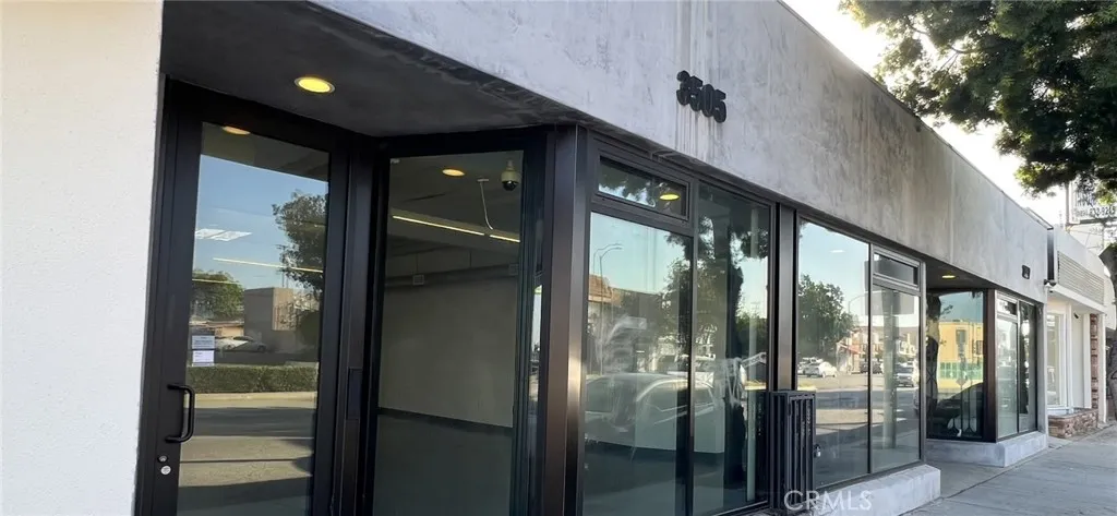 3505 W Beverly Blvd