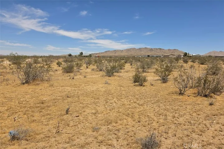 1 Cathedral Drive, Apple Valley, California 92307