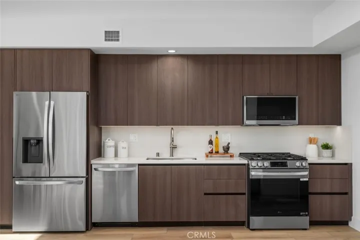 150 S Oak Knoll Avenue 205, Pasadena, California 91101