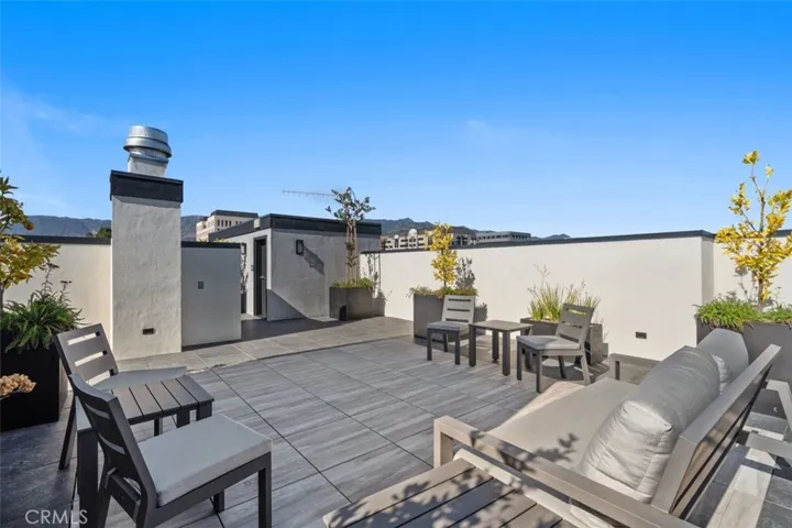 150 S Oak Knoll Avenue 205, Pasadena, California 91101
