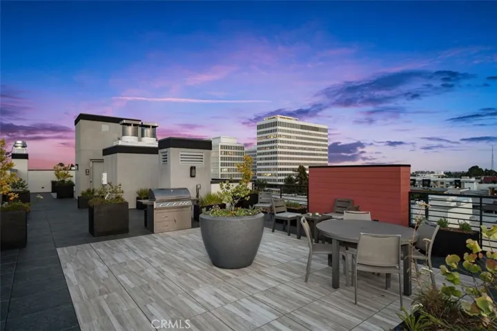150 S Oak Knoll Avenue 205, Pasadena, California 91101