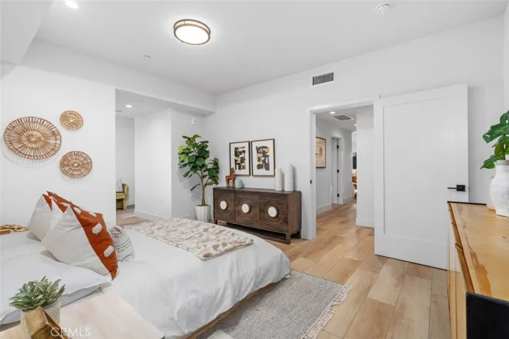 150 S Oak Knoll Avenue 205, Pasadena, California 91101