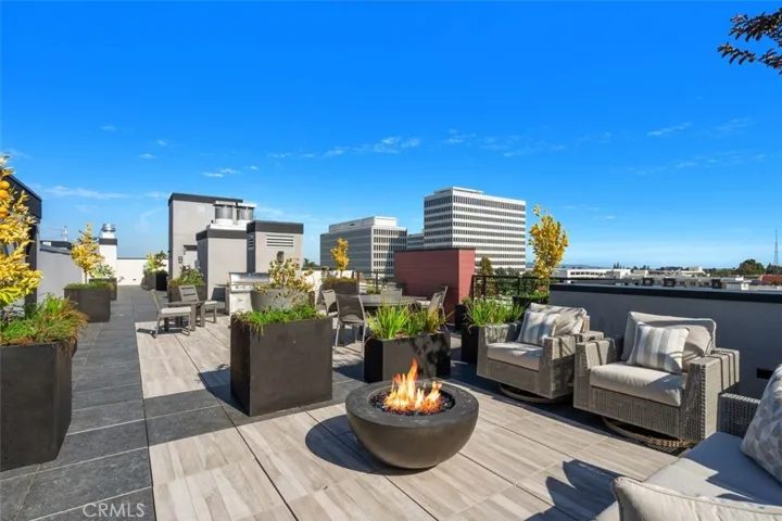 150 S Oak Knoll Avenue 205, Pasadena, California 91101