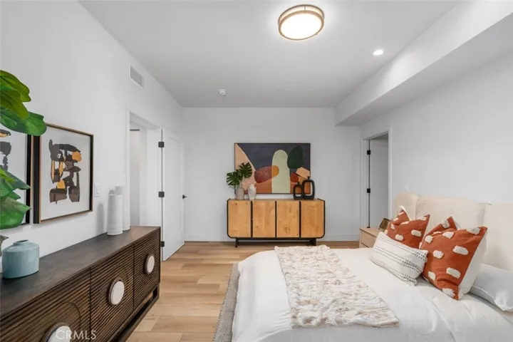 150 S Oak Knoll Avenue 205, Pasadena, California 91101
