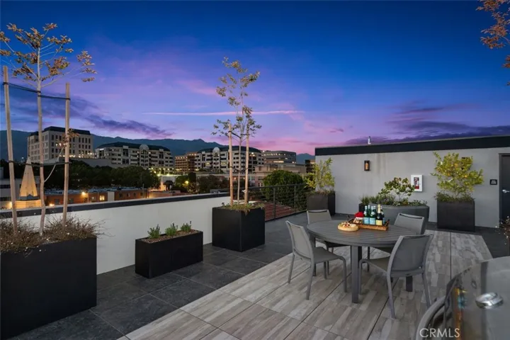 150 S Oak Knoll Avenue 205, Pasadena, California 91101