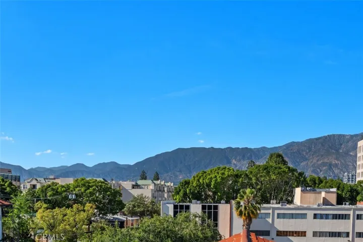 150 S Oak Knoll Avenue 205, Pasadena, California 91101