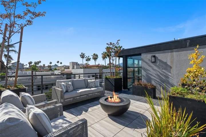 150 S Oak Knoll Avenue 205, Pasadena, California 91101
