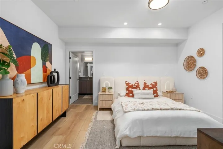 150 S Oak Knoll Avenue 205, Pasadena, California 91101