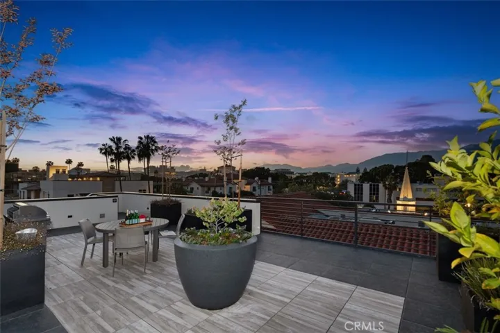150 S Oak Knoll Avenue 205, Pasadena, California 91101
