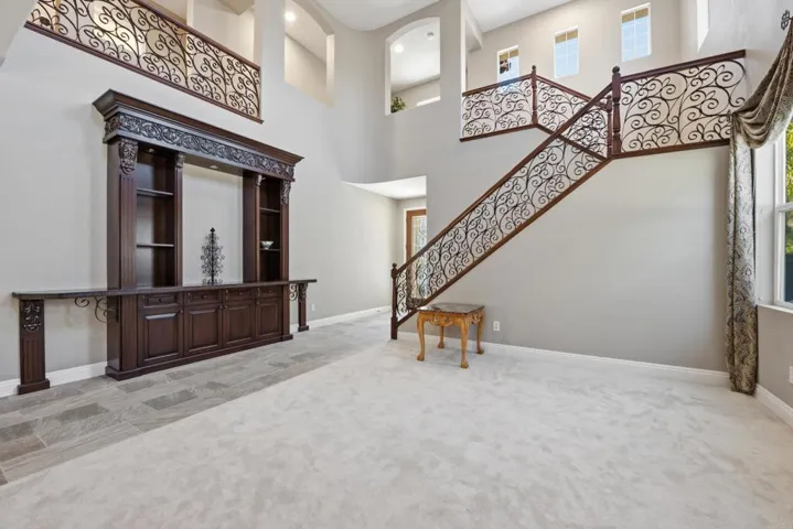 1089 Via Vera Cruz, San Marcos, California 92078