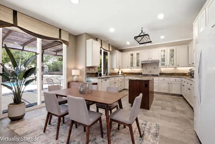 1089 Via Vera Cruz, San Marcos, California 92078
