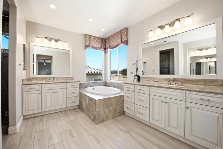 1089 Via Vera Cruz, San Marcos, California 92078