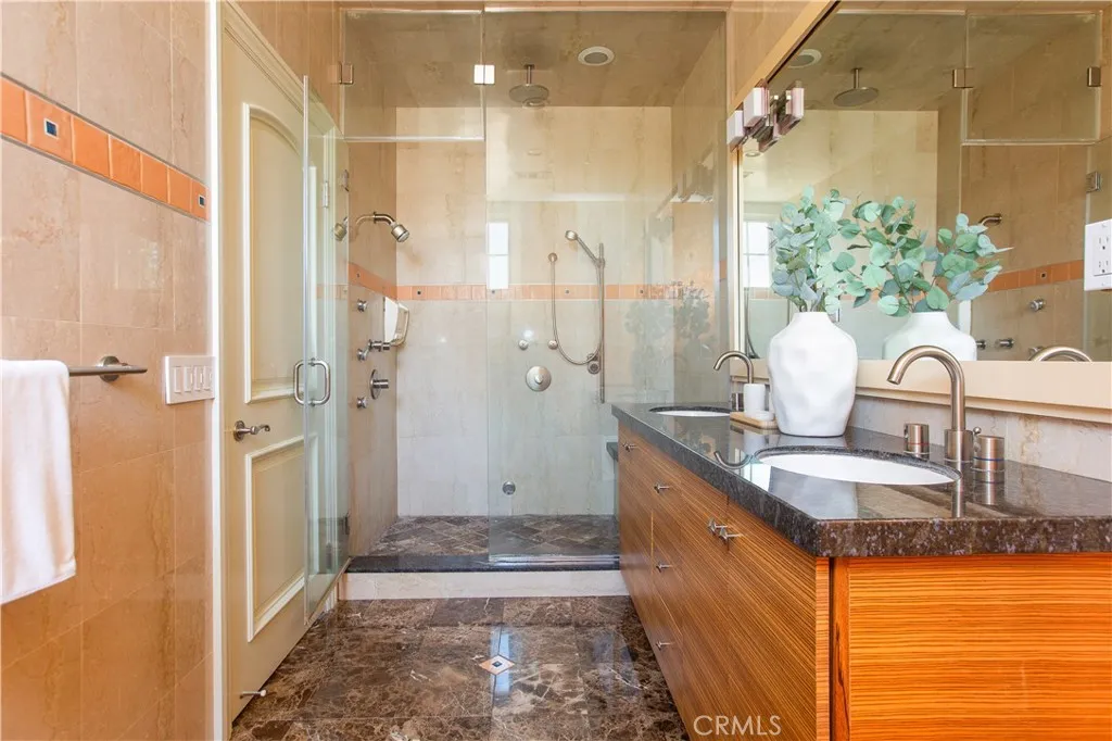 Upstairs primary bathroom