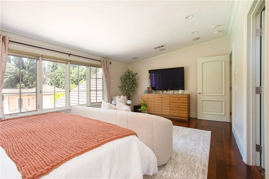 Upstairs primary en-suite