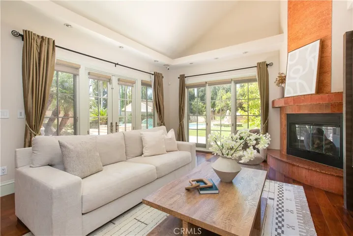 899 S Santa Anita, San Marino, California 91108