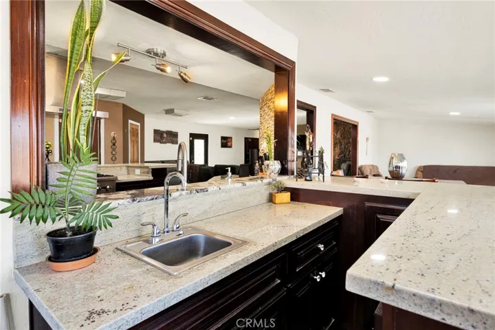 10080 Deep Creek Road, Apple Valley, California 92308