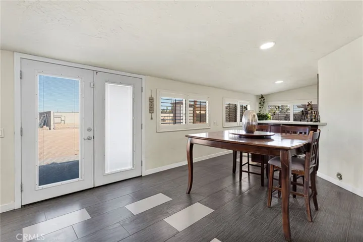 10080 Deep Creek Road, Apple Valley, California 92308