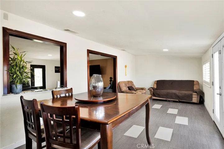 10080 Deep Creek Road, Apple Valley, California 92308