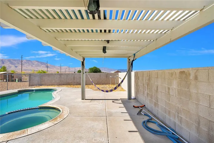 10080 Deep Creek Road, Apple Valley, California 92308