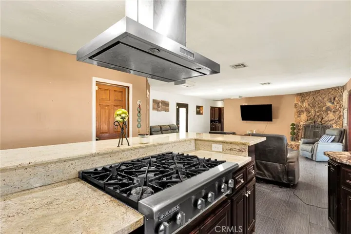 10080 Deep Creek Road, Apple Valley, California 92308