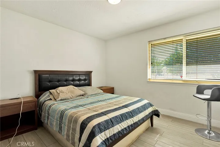 10080 Deep Creek Road, Apple Valley, California 92308