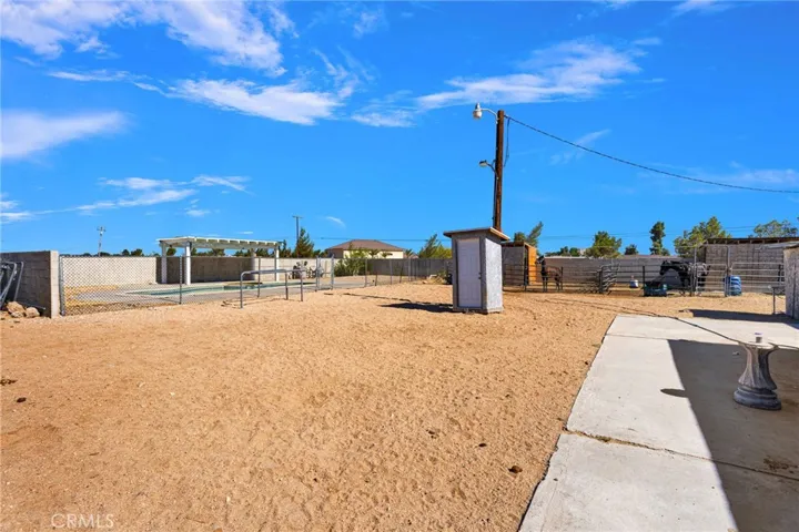 10080 Deep Creek Road, Apple Valley, California 92308