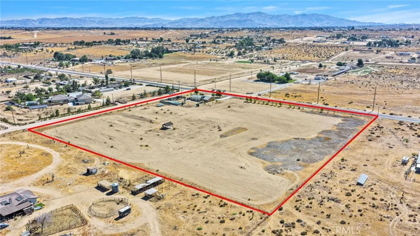 10080 Deep Creek Road, Apple Valley, California 92308