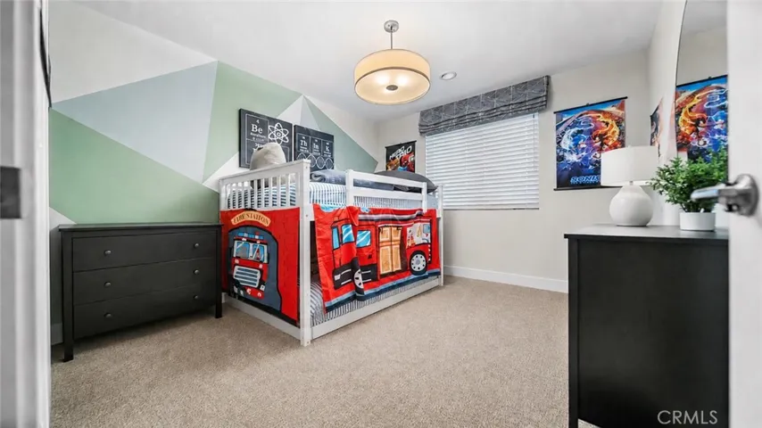 walk in closets in all bedrooms