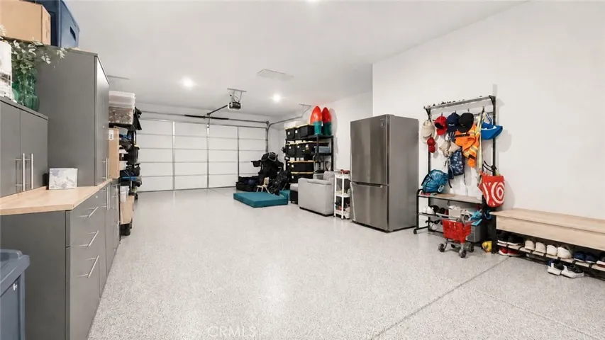 3 car tandem garage w EPOXY floors