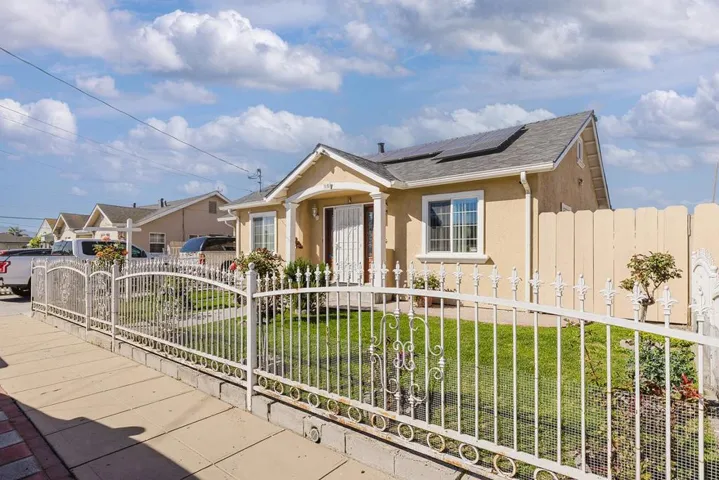 15 Rincon Avenue, Salinas, California 93905