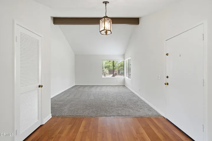 6_living room