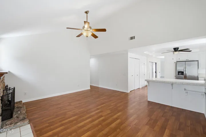 21_family room
