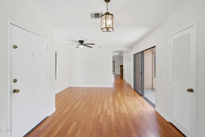 9_dining room